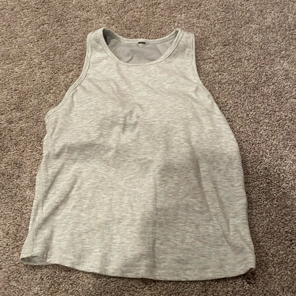 Vuori ribbed crop top.